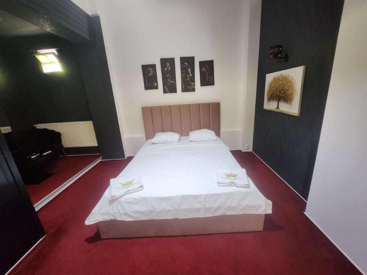 Karma Coffe&Room'S Bukares Bagian luar foto